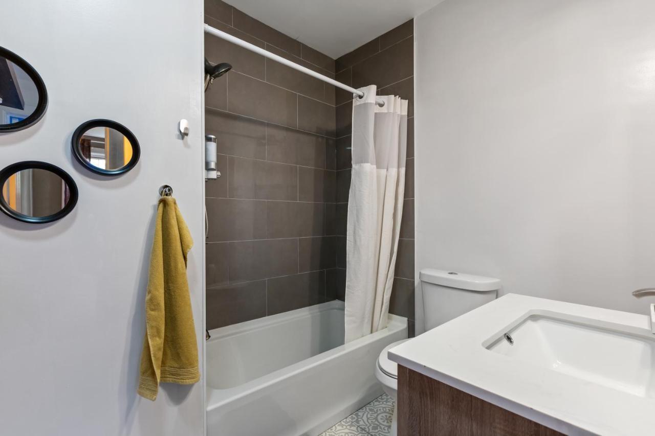 Pristine Townhouse With Rooftop Deck Near Canton! Baltimore Extérieur photo