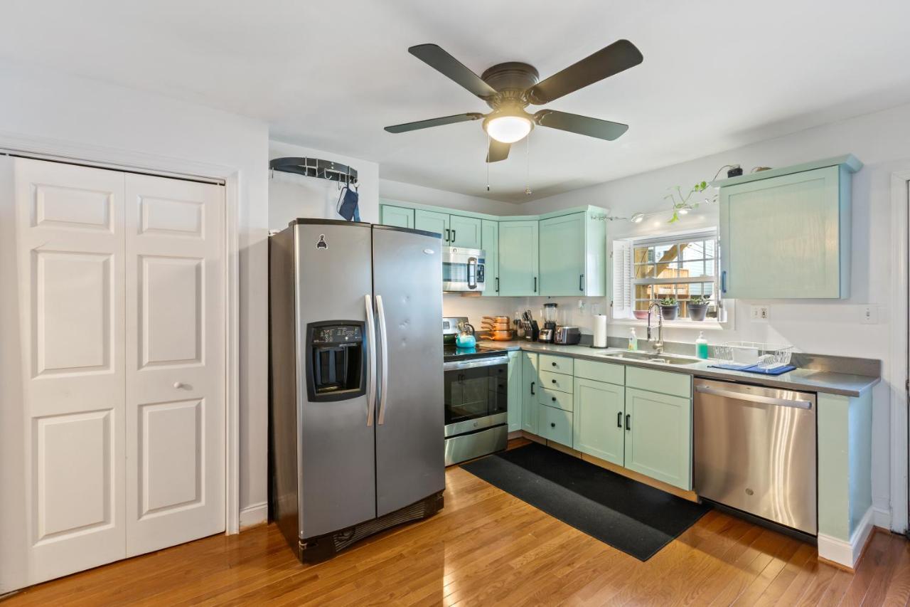 Pristine Townhouse With Rooftop Deck Near Canton! Baltimore Extérieur photo