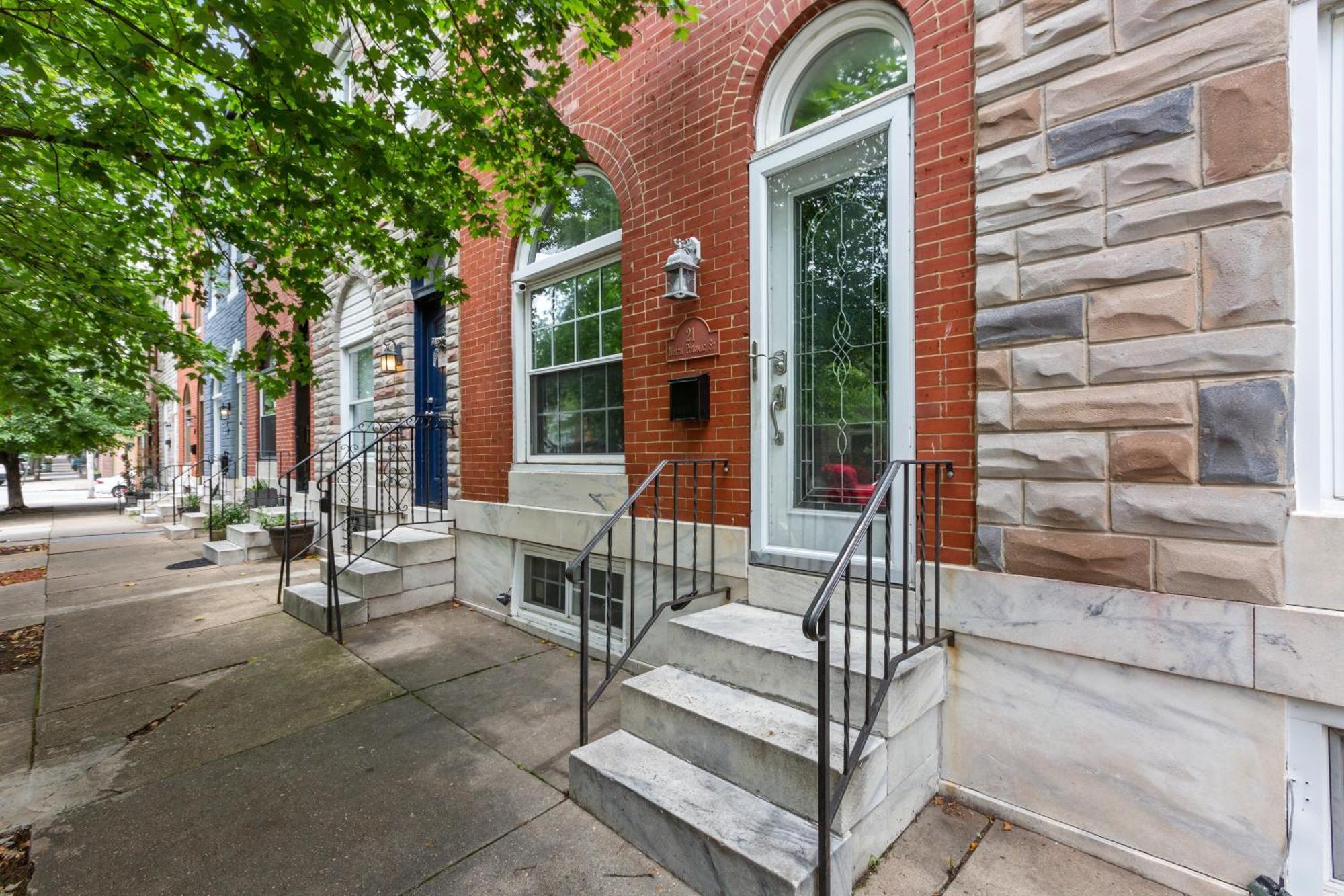 Pristine Townhouse With Rooftop Deck Near Canton! Baltimore Extérieur photo